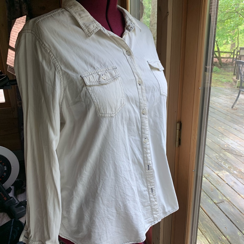White Cotton Chambray shirt with blue stitching